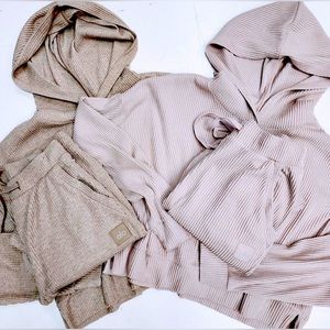 Alo yoga 2 piece set